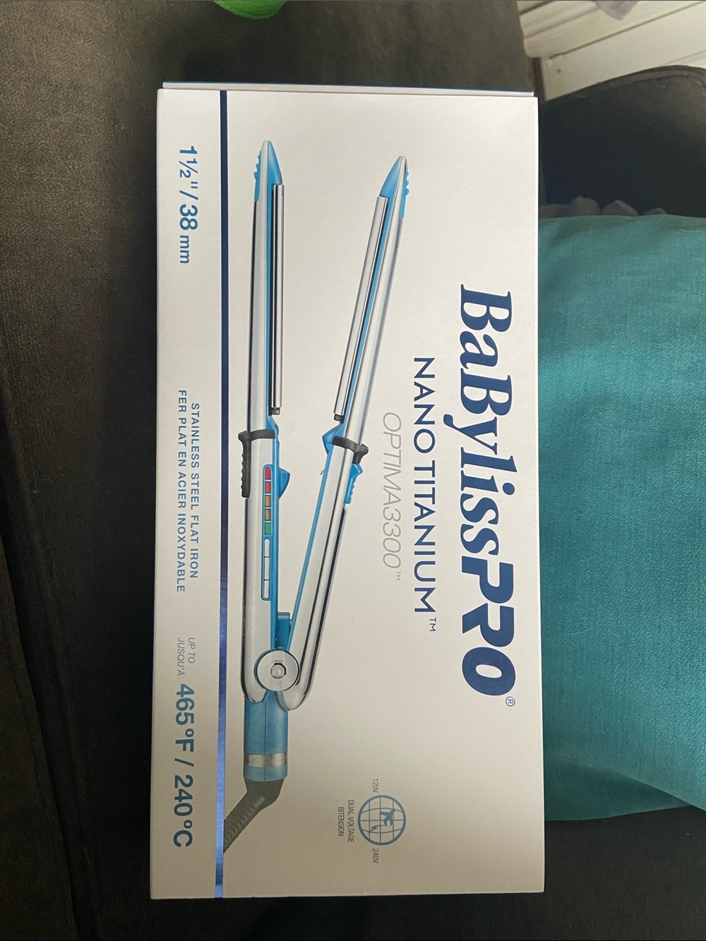 BaBylissPRO Nano Titanium Flat Iron in White and Blue